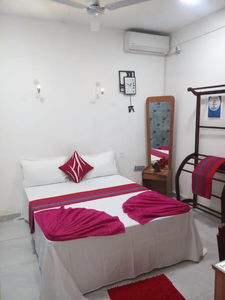 Wish Residence Seaside, Near Durdans & Vasan Eye Care Hospital, Colombo 3 Kültér fotó